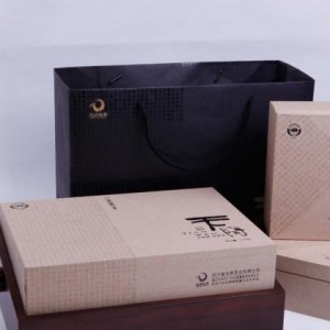 蜂蜜包装设计应该凸显出来哪些方面？